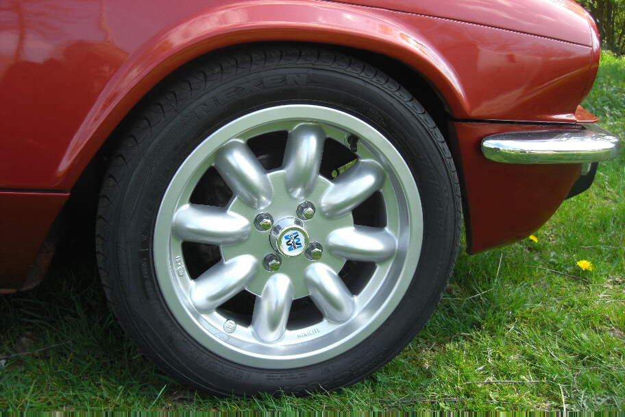 5.5x15" Minilite Alloys on Triumph Spitfire