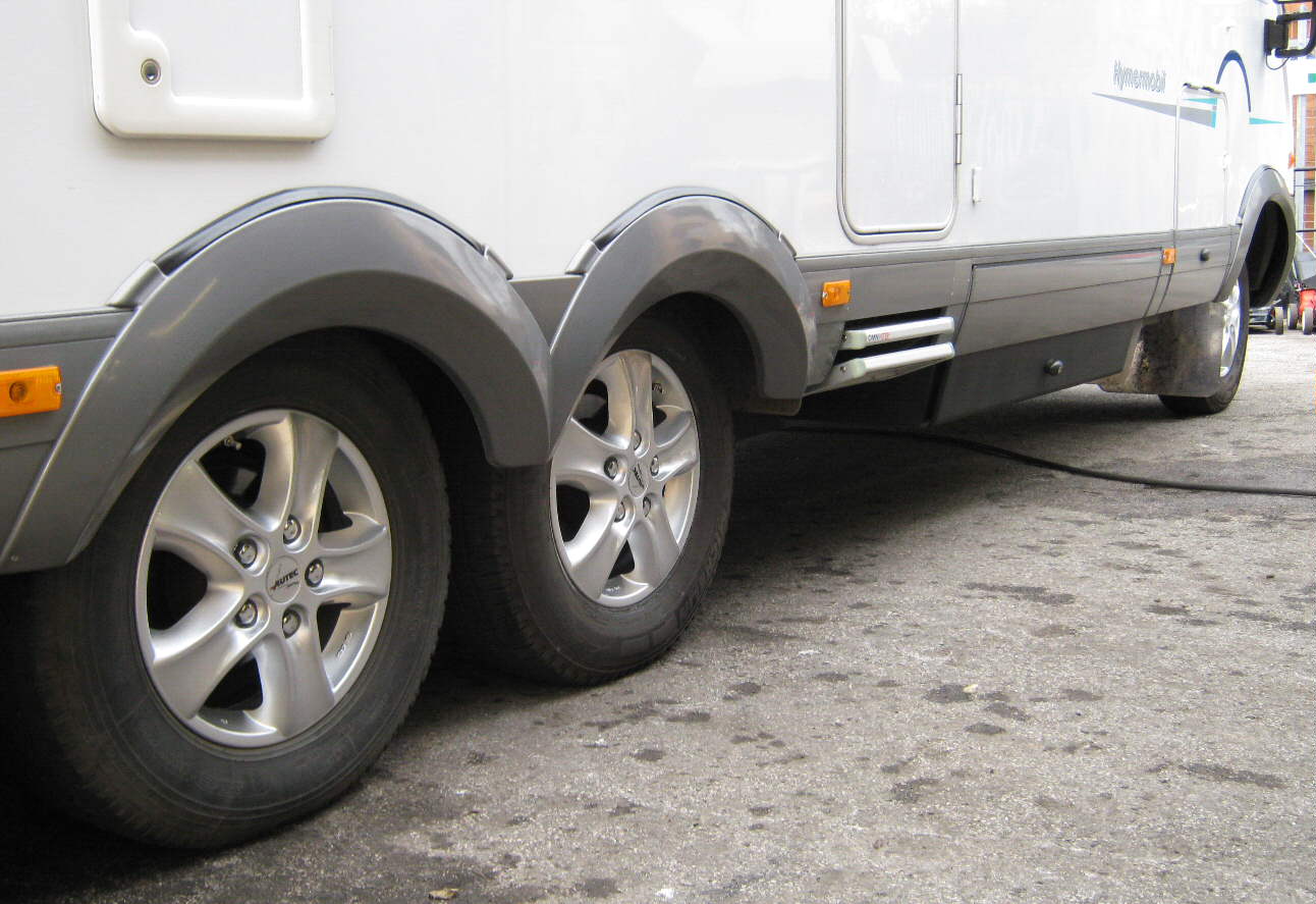 16" Autec Talos alloys + 215/75R16 tyres on Ducato Maxi 3-axle Motorhome