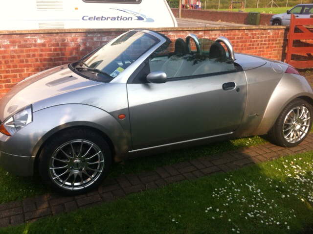 16" Fox FX004 silver alloys on Street Ka + 195.45.16 tyres