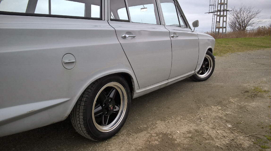 6x15" Revolution 5-spoke Black & Hilite rims 1966 Ford Cortina Estate