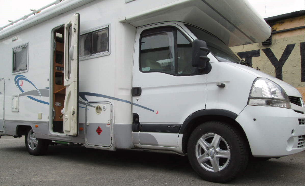 16" Alutec Grip Transporter Alloys on Renault Master