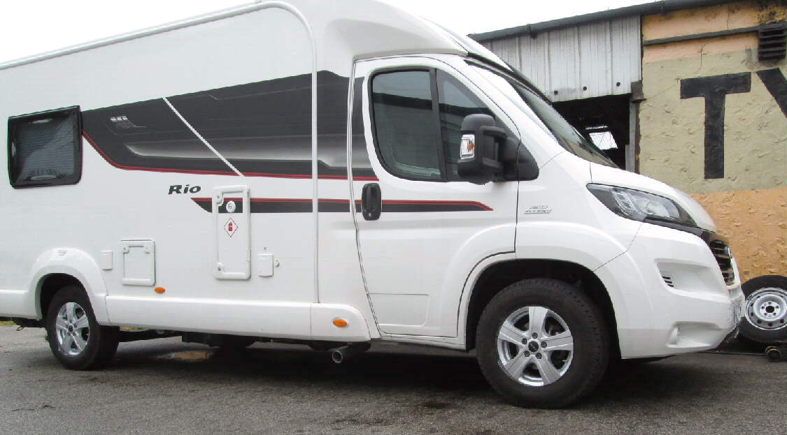 16" Supermetal Hammer Silver alloys on 2016 Fiat Ducato with 225/75R16 tyres