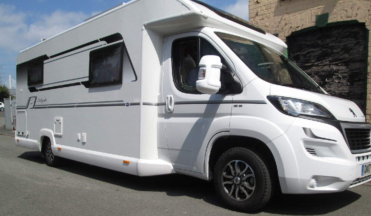 15" Scorpion Dark Grey Polished finish on Bailey Motorhome 2017 Peugeot Boxer chassis