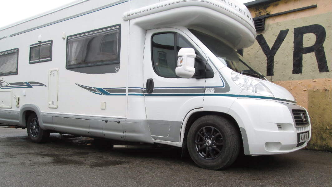 16" Scorpion Anthracite Alloys on Fiat Ducato '08 Maxi