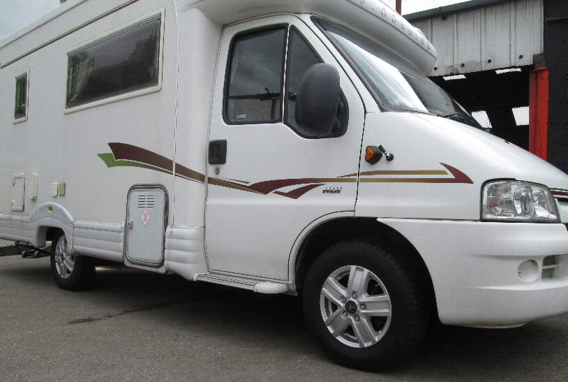 Peugeot Boxer motorhome 2005 with 215/05R15 Michelin Agilis Camping tyres