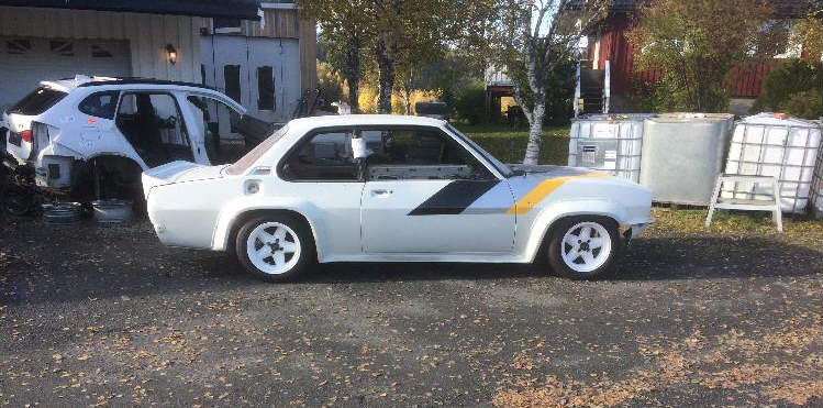 Revolution 5-spoke White Rally alloys on Ascona in Norway